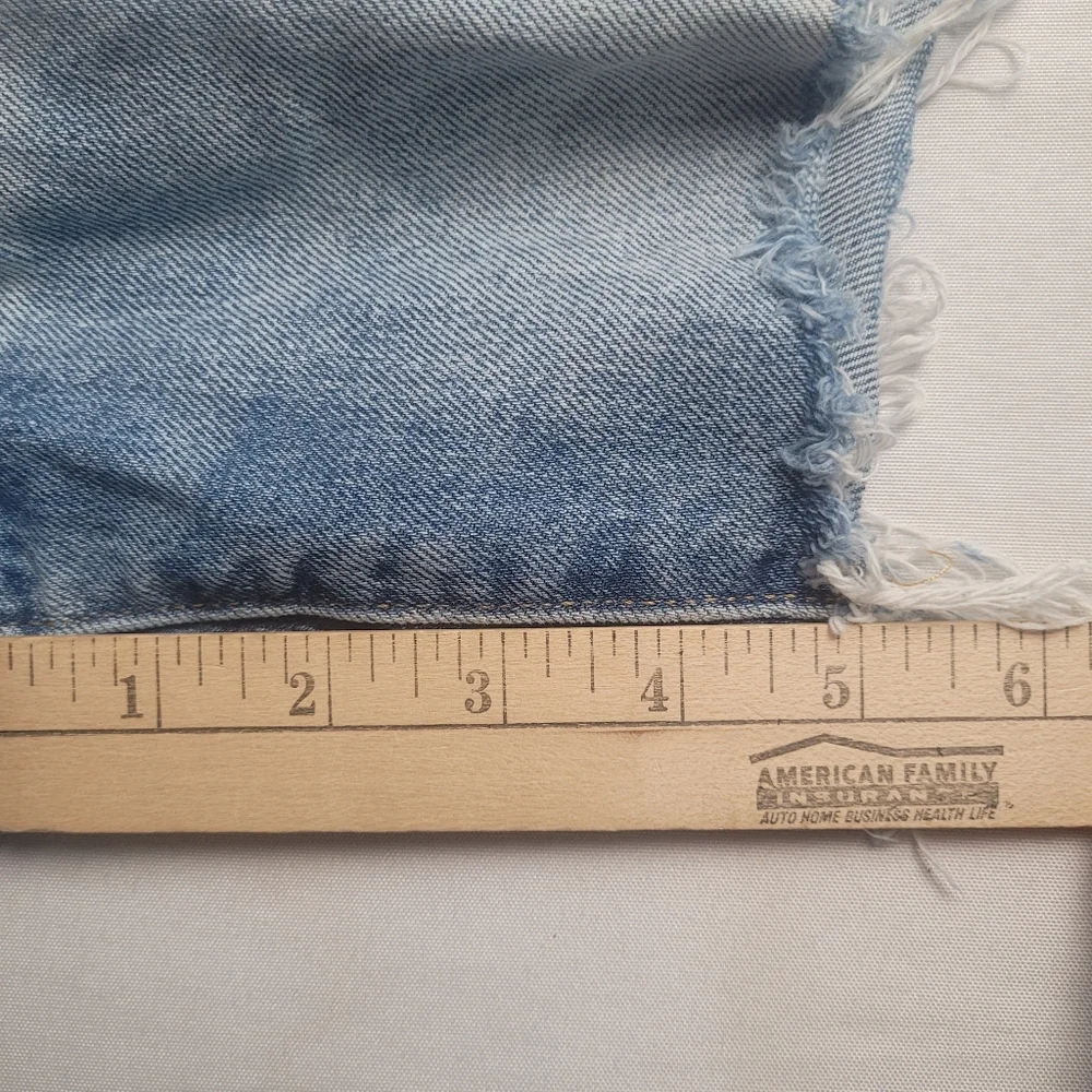GAP Denim Buttonfly Midrise Boyfriend Frayed Hem Shorts Size 27/4R